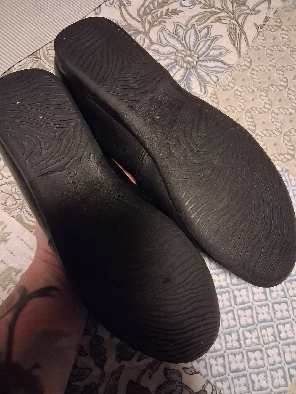 DANSKO LARISSA ALMOND TOE SLIP ON FLATS IN BLACK - Picture 5 of 8